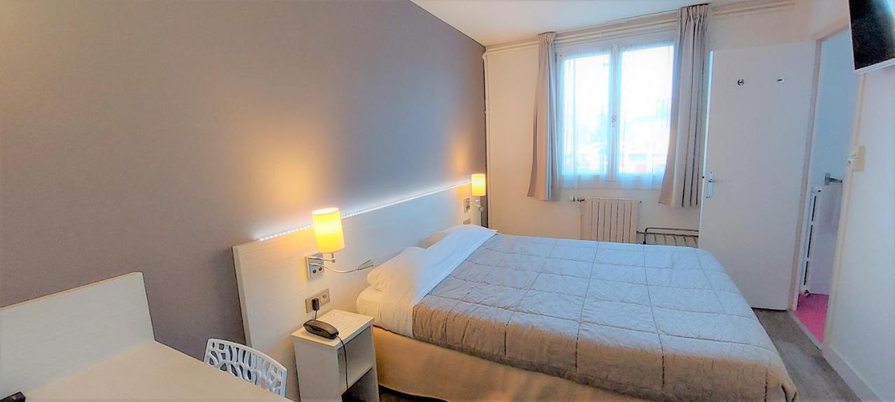 Contact Hotel Du Cerf Château-Gontier Esterno foto