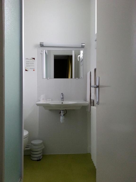 Contact Hotel Du Cerf Château-Gontier Esterno foto